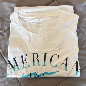 American Eagle Outfitters White and Blue Graphic Tee
